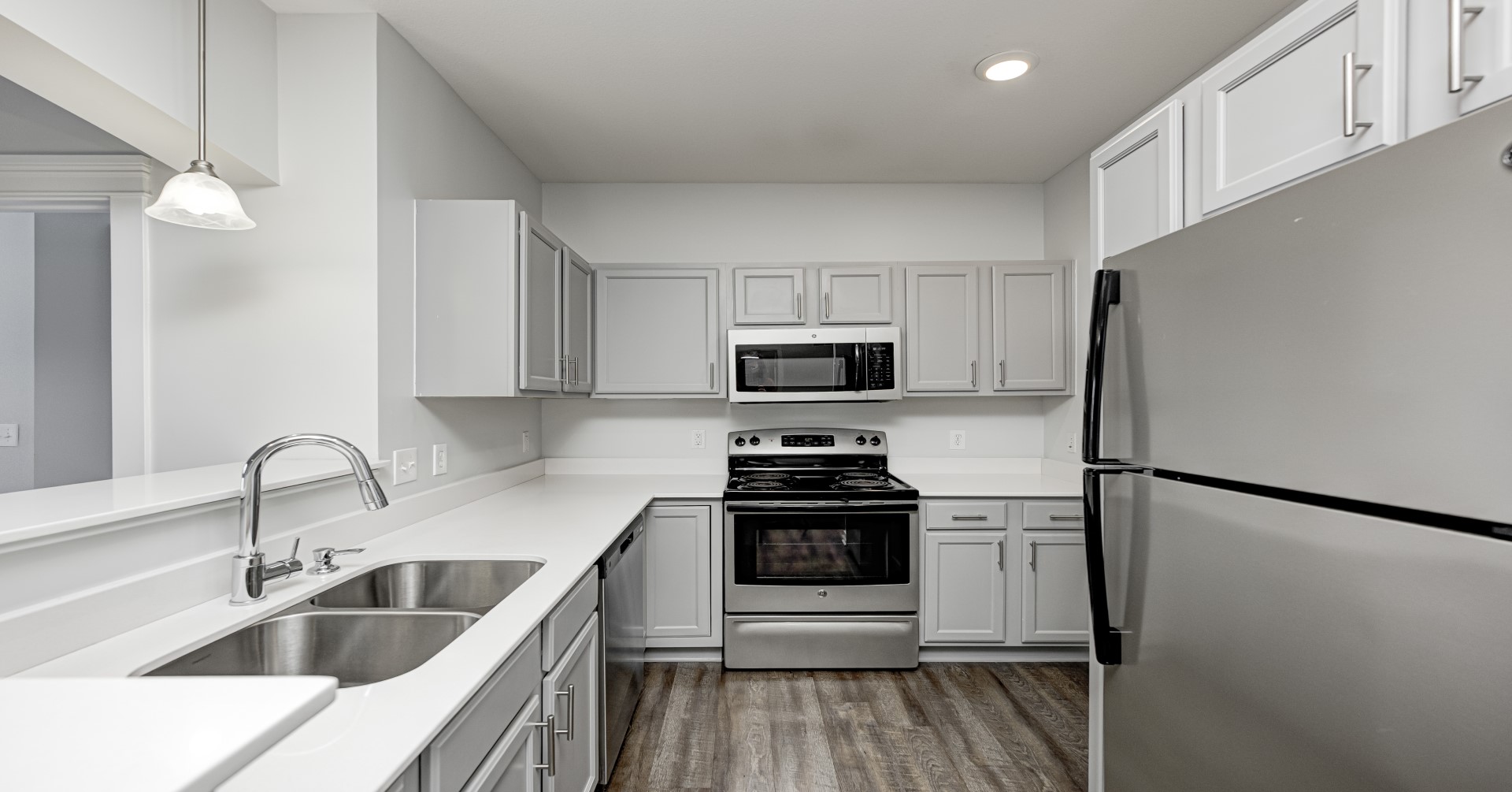 Lakeside Kitchen 1