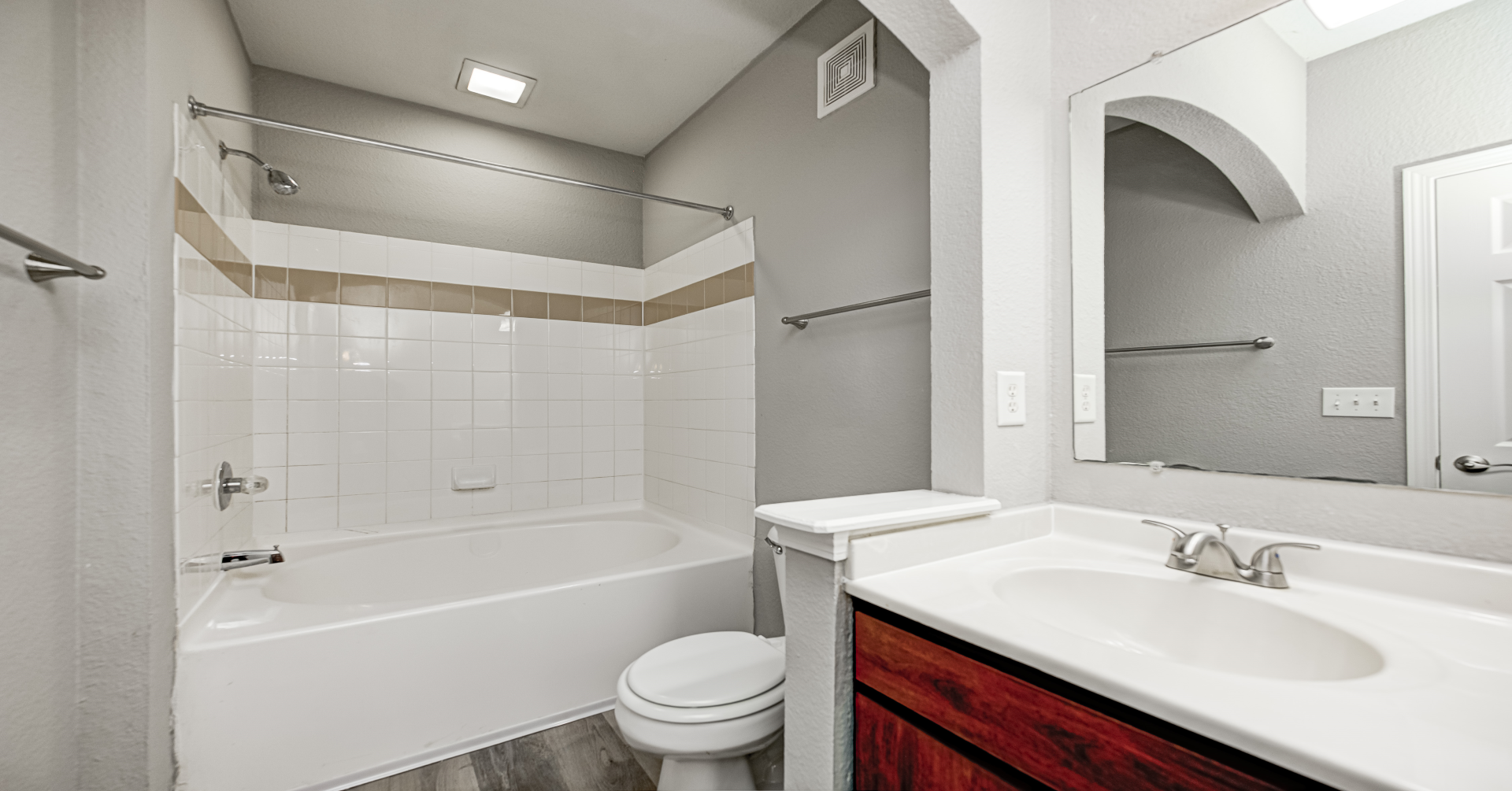 North Haven Bathroom and Tub